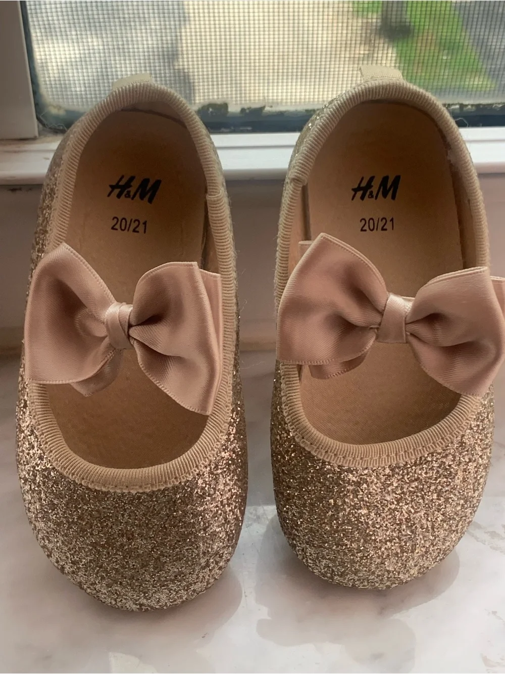 H&M Girls Sparkle Bow Ballet Flats in Champagne Gold